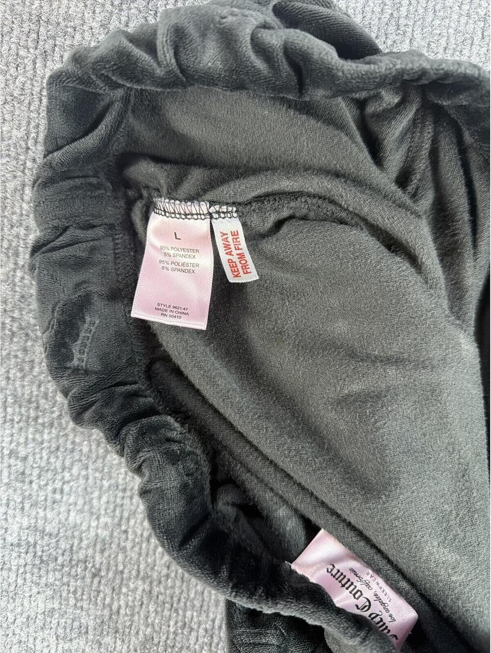 Y2K Juicy Couture Black Velour Logo Shorts Size L - Velvet, 2000s, Loungewear - Picture 5 of 5
